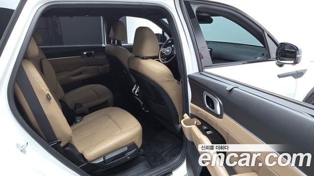 Kia Sorento 2023 — Фото 11/20