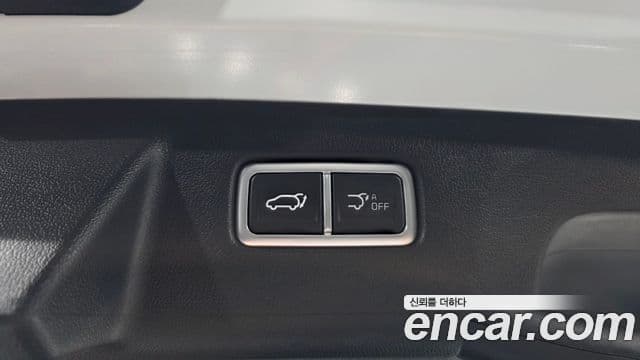 Kia Sorento 2023 — Фото 18/20