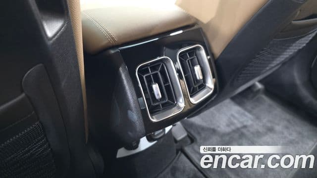 Kia Sorento 2023 — Photo 2/36