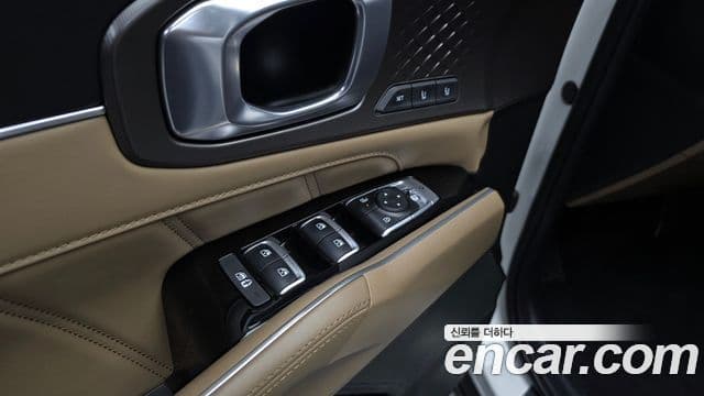 Kia Sorento 2023 — Photo 17/36