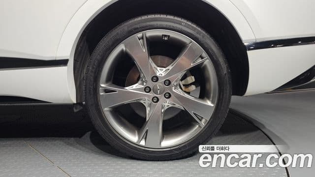 Genesis GV80 2022 — ფოტო 25/35