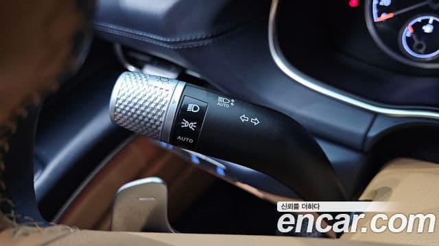 Genesis GV80 2022 — ფოტო 23/35