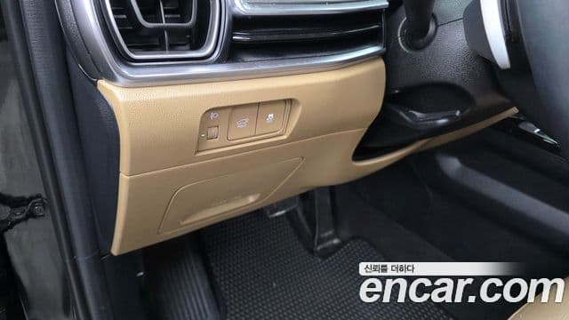 Kia Sorento 2024 — Фото 18/20