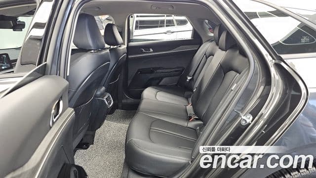 Kia K5 2025 — Photo 18/32
