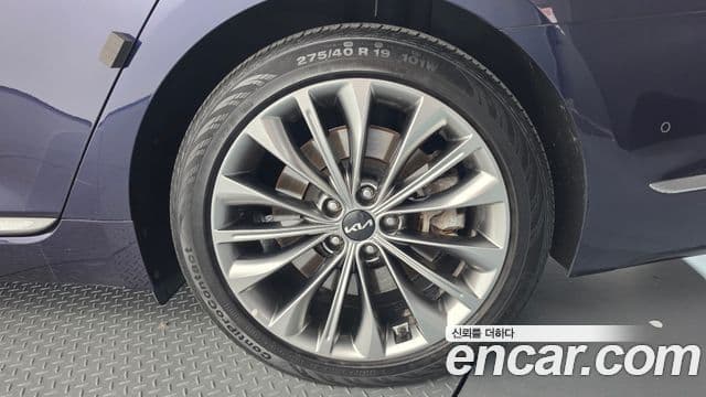 Kia The K9 2022 — Photo 26/41