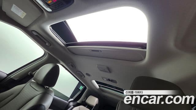 Kia Carnival 2025 — Photo 4/35