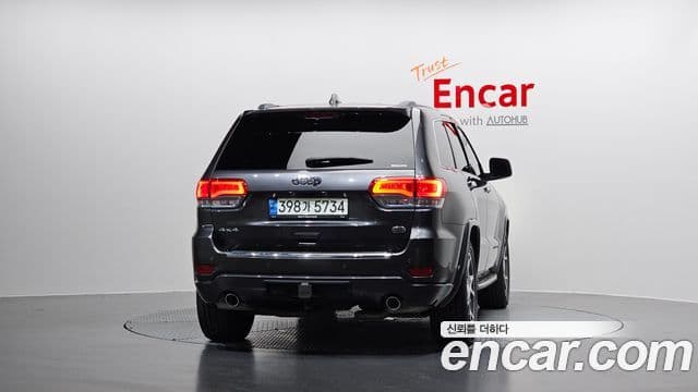 Jeep Grand Cherokee 2021 — Şəkil 18/20