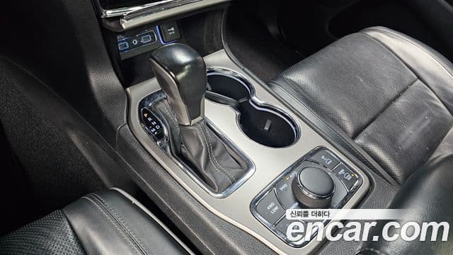 Jeep Grand Cherokee 2021 — Şəkil 16/20
