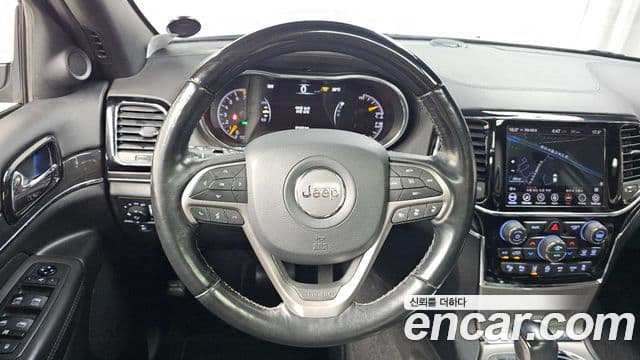 Jeep Grand Cherokee 2021 — Şəkil 15/20
