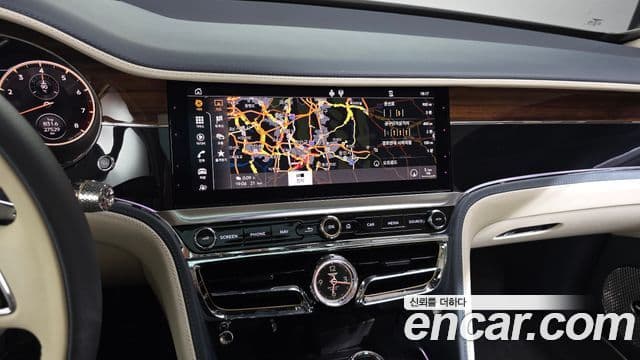 Bentley Flying Spur 2021 — Фото 14/20