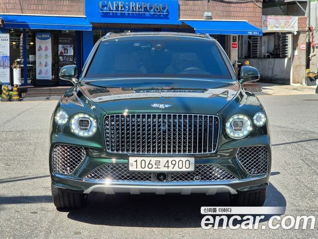 Bentley Bentayga 2025 — Фото 1/20