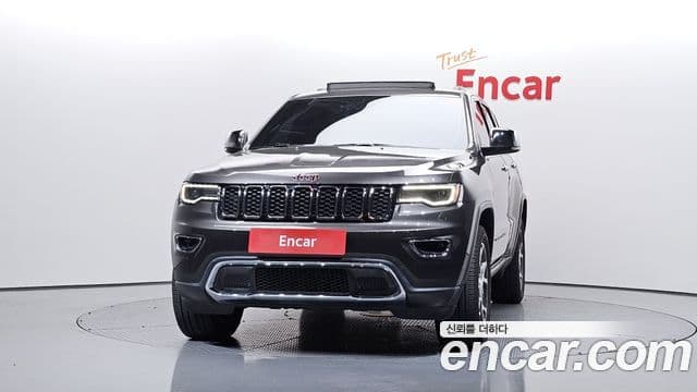 Jeep Grand Cherokee 2019 — Фото 3/20