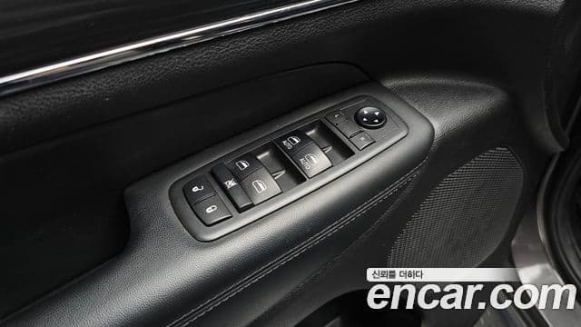 Jeep Grand Cherokee 2019 — Şəkil 19/34