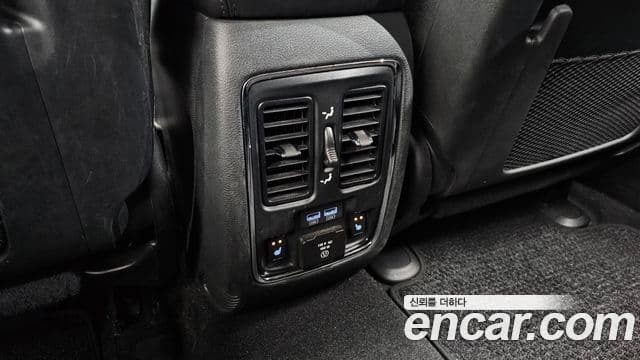 Jeep Grand Cherokee 2019 — Şəkil 32/34