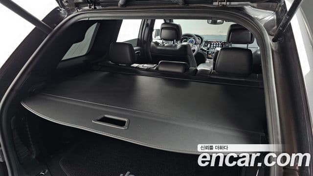 Jeep Grand Cherokee 2019 — Şəkil 33/34