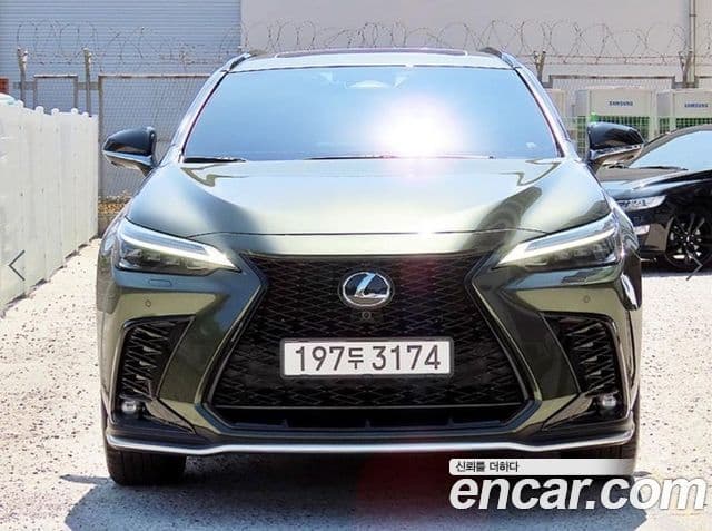 Lexus NX450h+ 2023 — Фото 2/2