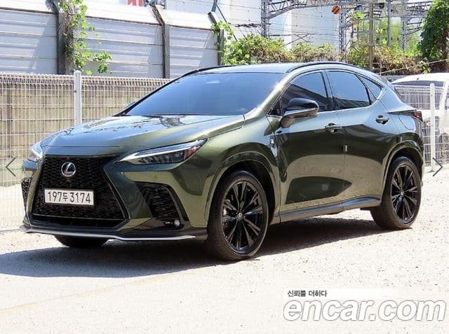 Lexus NX450h+ 2023 — Фото 1/2