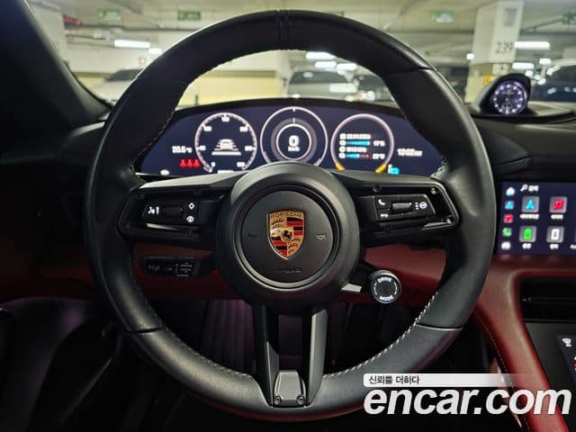 Porsche Taycan 2022 — Photo 5/19