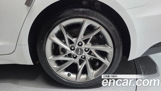Genesis G70 2022 — ფოტო 13/34