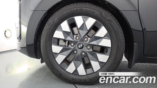 Hyundai Staria 2021 — Фото 5/20