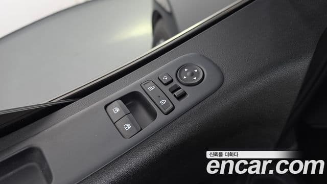 Hyundai Staria 2021 — ფოტო 26/37