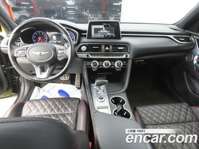 Genesis G70 2018 — ფოტო 15/20