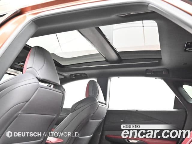 Lexus RX500h 2023 — ფოტო 8/20