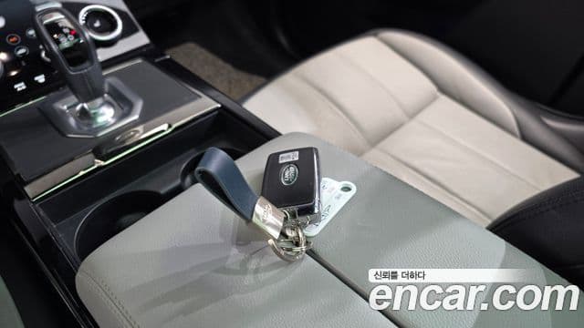 Land Rover Range Rover Evoque 2019 — Фото 16/20
