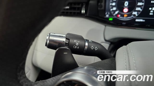 Land Rover Range Rover Evoque 2019 — Şəkil 17/34