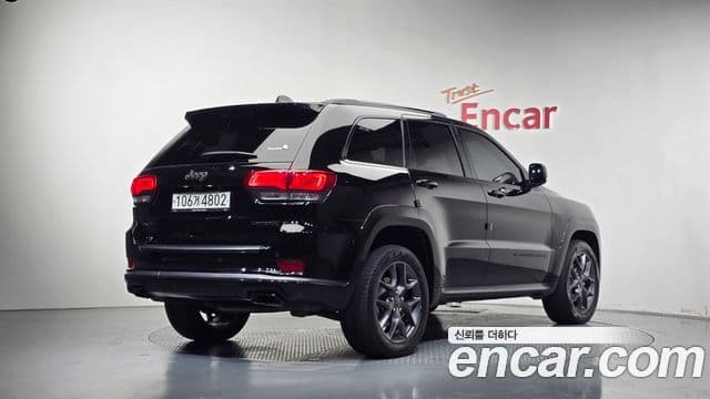 Jeep Grand Cherokee 2020 — Фото 2/20