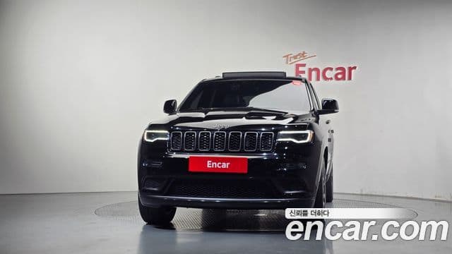 Jeep Grand Cherokee 2020 — Фото 3/20