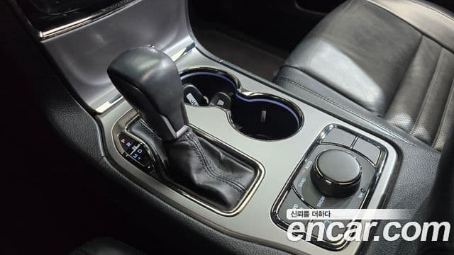 Jeep Grand Cherokee 2020 — Фото 9/20
