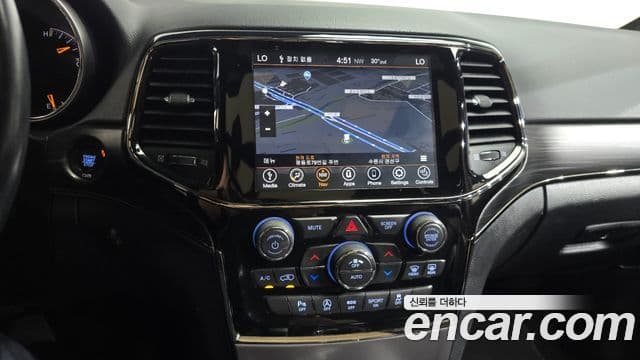 Jeep Grand Cherokee 2020 — Фото 12/20