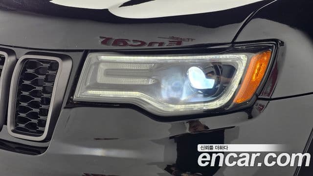 Jeep Grand Cherokee 2020 — Şəkil 29/31