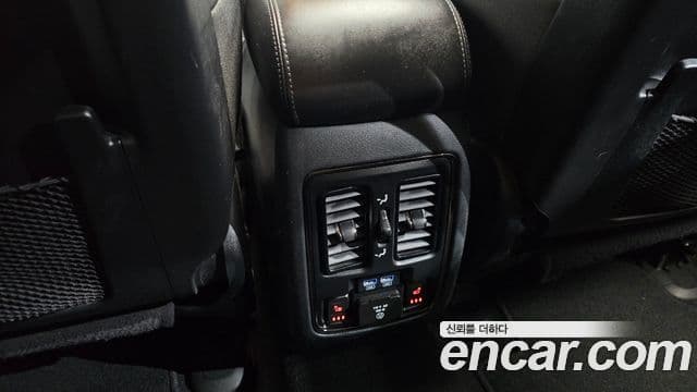 Jeep Grand Cherokee 2020 — Şəkil 26/31
