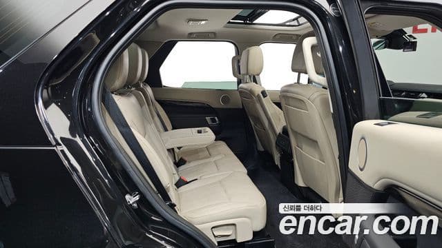 Land Rover Discovery 5 2019 — Фото 11/20