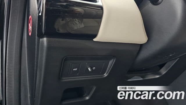 Land Rover Discovery 5 2019 — Şəkil 20/35