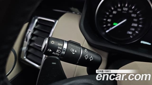 Land Rover Discovery 5 2019 — Şəkil 30/35