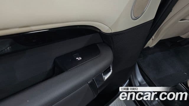 Land Rover Discovery 5 2019 — Şəkil 35/35