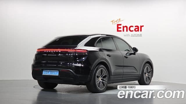 Porsche Macan EV 2025 — ფოტო 16/33