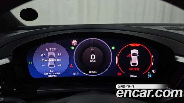 Porsche Macan EV 2025 — ფოტო 15/33