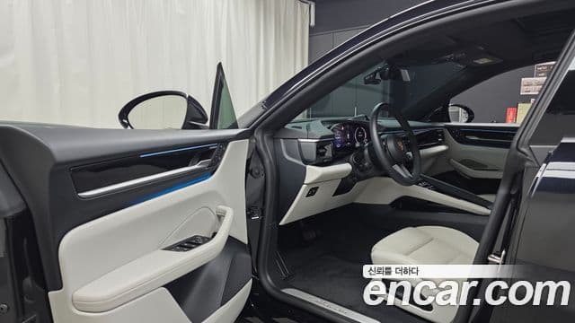 Porsche Macan EV 2025 — ფოტო 29/33