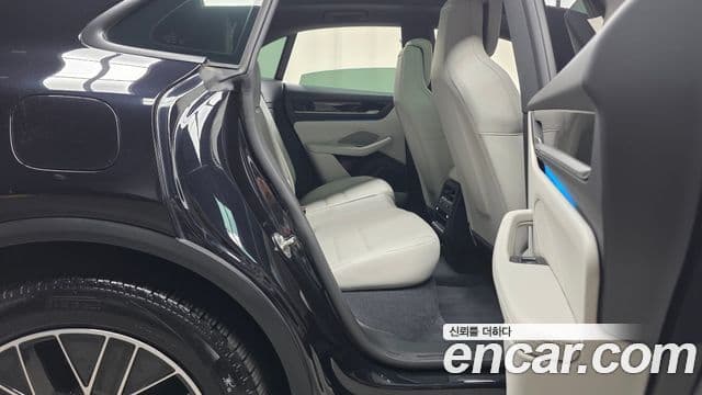 Porsche Macan EV 2025 — ფოტო 14/33