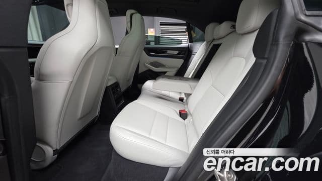 Porsche Macan EV 2025 — ფოტო 30/33
