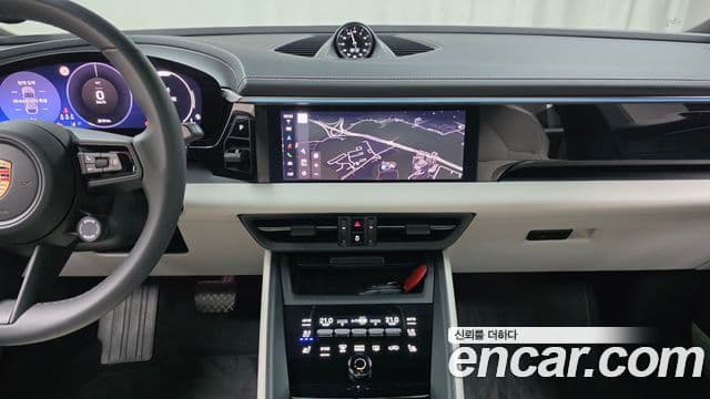 Porsche Macan EV 2025 — ფოტო 2/33
