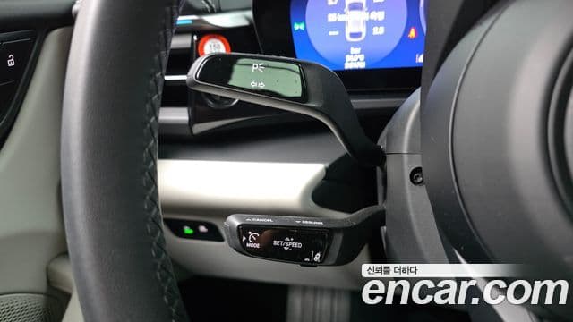 Porsche Macan EV 2025 — ფოტო 28/33