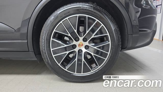 Porsche Macan EV 2025 — ფოტო 21/33