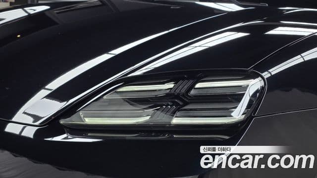 Porsche Macan EV 2025 — ფოტო 22/33