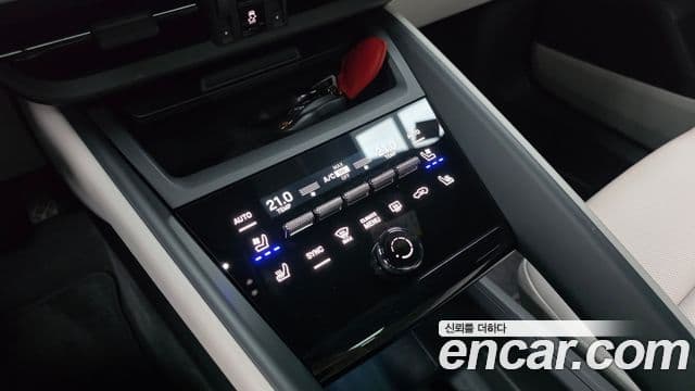 Porsche Macan EV 2025 — ფოტო 32/33