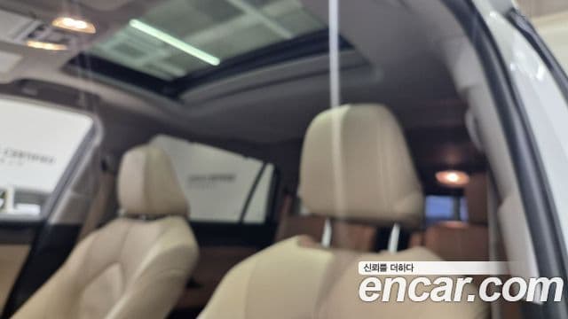 Toyota Highlander 2023 — ფოტო 10/20